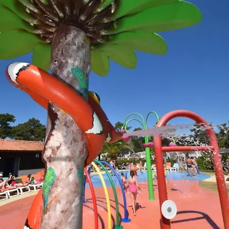 Mobil Xxl 4 - Camping Les Viviers Campsite